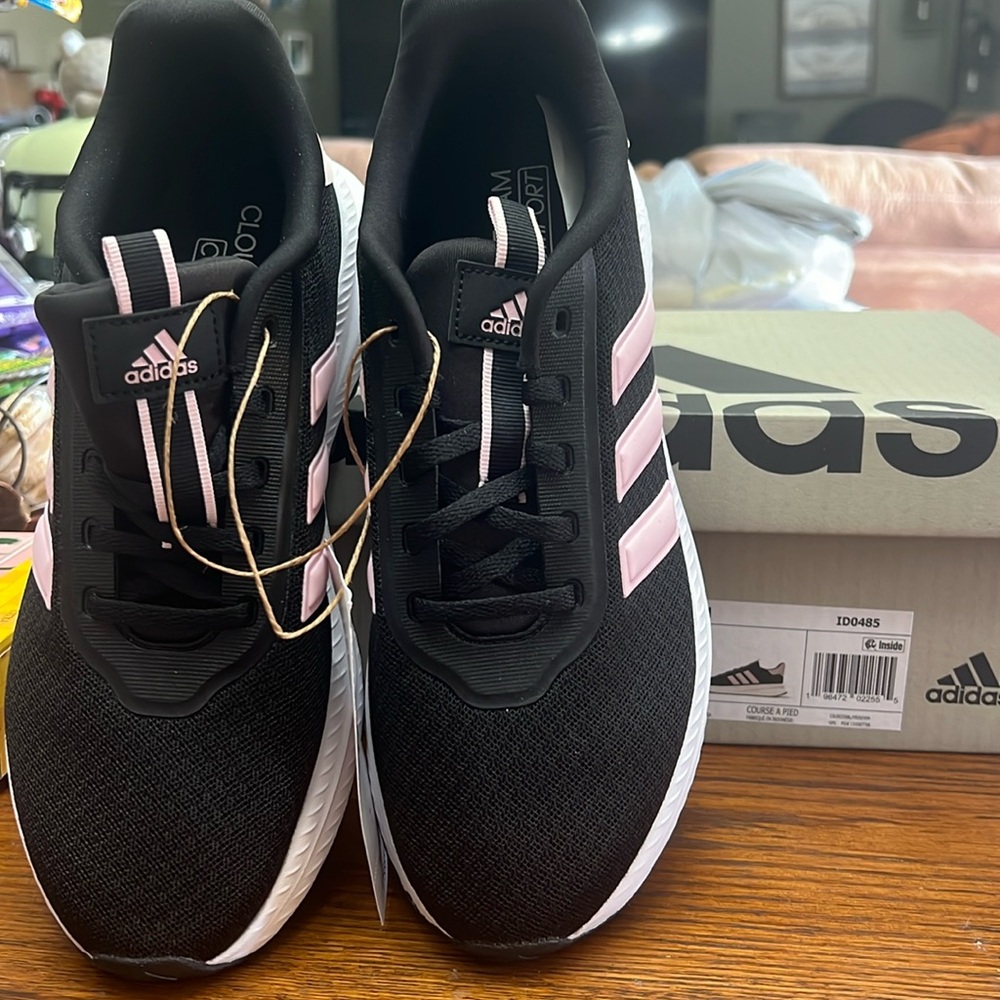 Adidas Sneakers Size 7